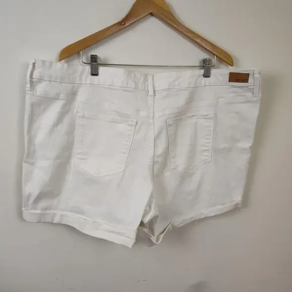 True Craft Skimmer Shorts Womens 24W White Denim Mid Rise Cuffed Stretch Plus - Picture 6 of 16